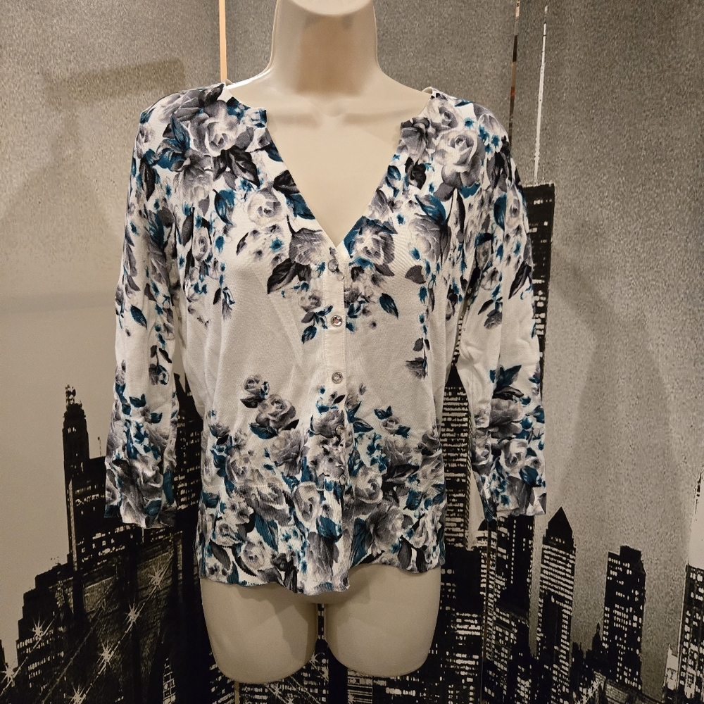 WH|BM size Medium teal & silver shimmer cardi with cryatal snaps